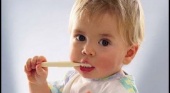 Откуда берется налет на зубках у малыша и как от него избавиться? IsMama от 7 до 18
