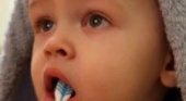 Причины неприятного запаха изо рта малыша. IsMama от 1 до 3