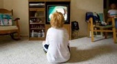 Телевизор воспитывает агрессию у детей IsMama от 1 до 3
