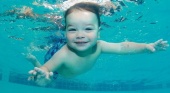 Учим ребенка плавать IsMama от 1 до 3