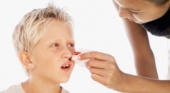 Как помочь ребенку при носовом кровотечении IsMama от 1 до 3