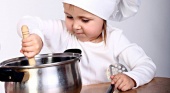 Как научить дочку готовить? IsMama от 3 до 7