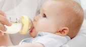 Как кормить ребенка из бутылочки? IsMama до года
